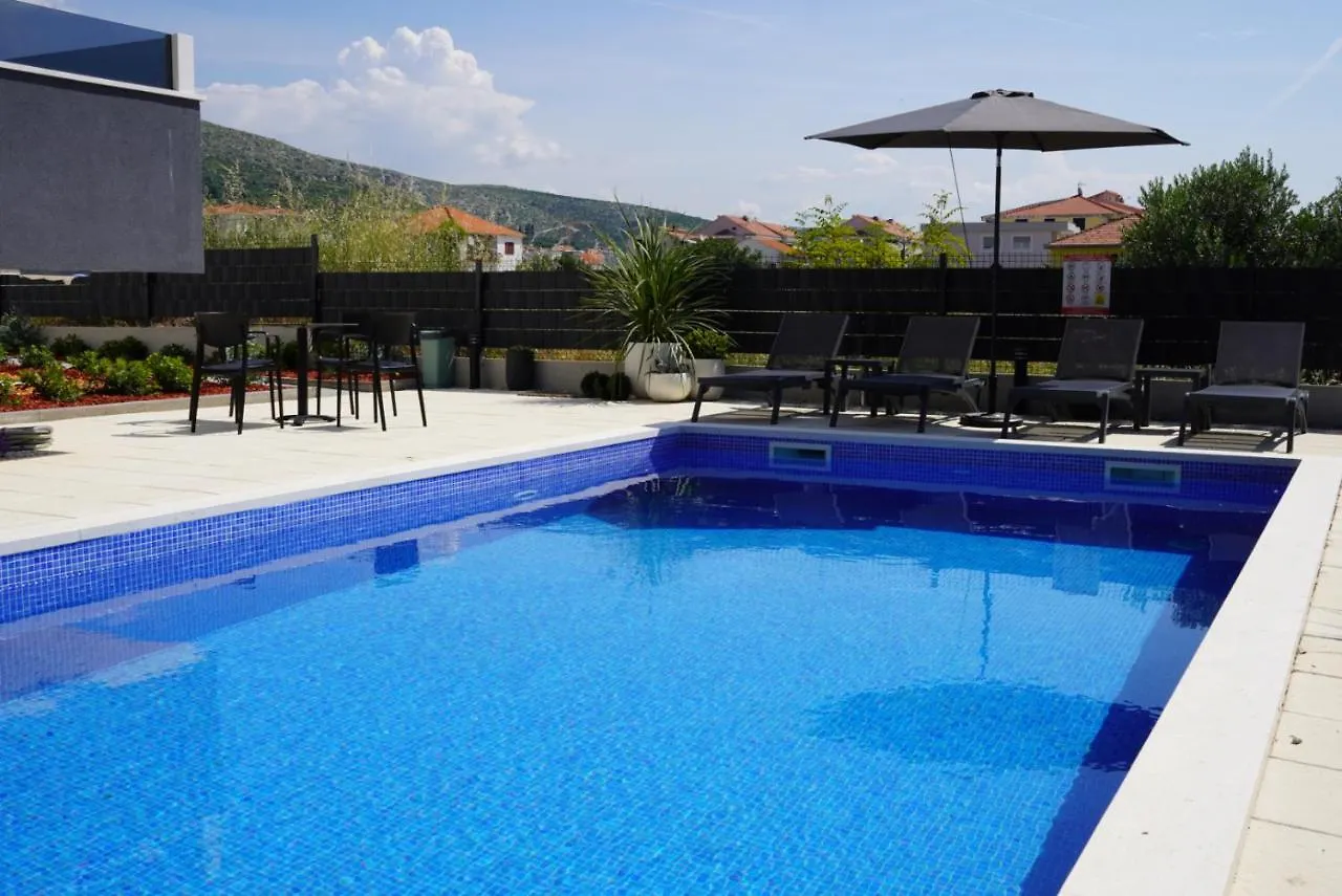 Blue Shell Trogir Apartment 0*,  Hırvatistan